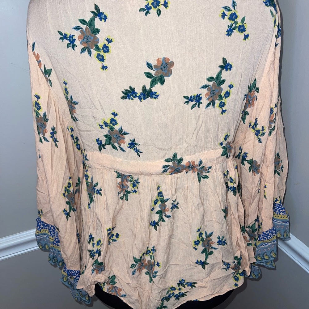 Altar'd State Women's Peach Crochet Trim Floral Boho‎ Chic Shirt Top Size Small - Picture 3 of 6